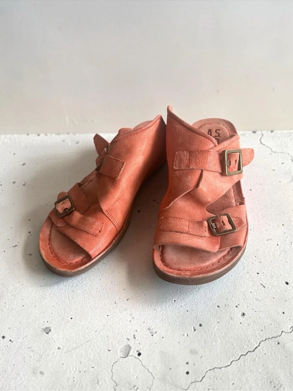 A. S. 98 Coral Leather Buckle Sandals Euro 38/7.5